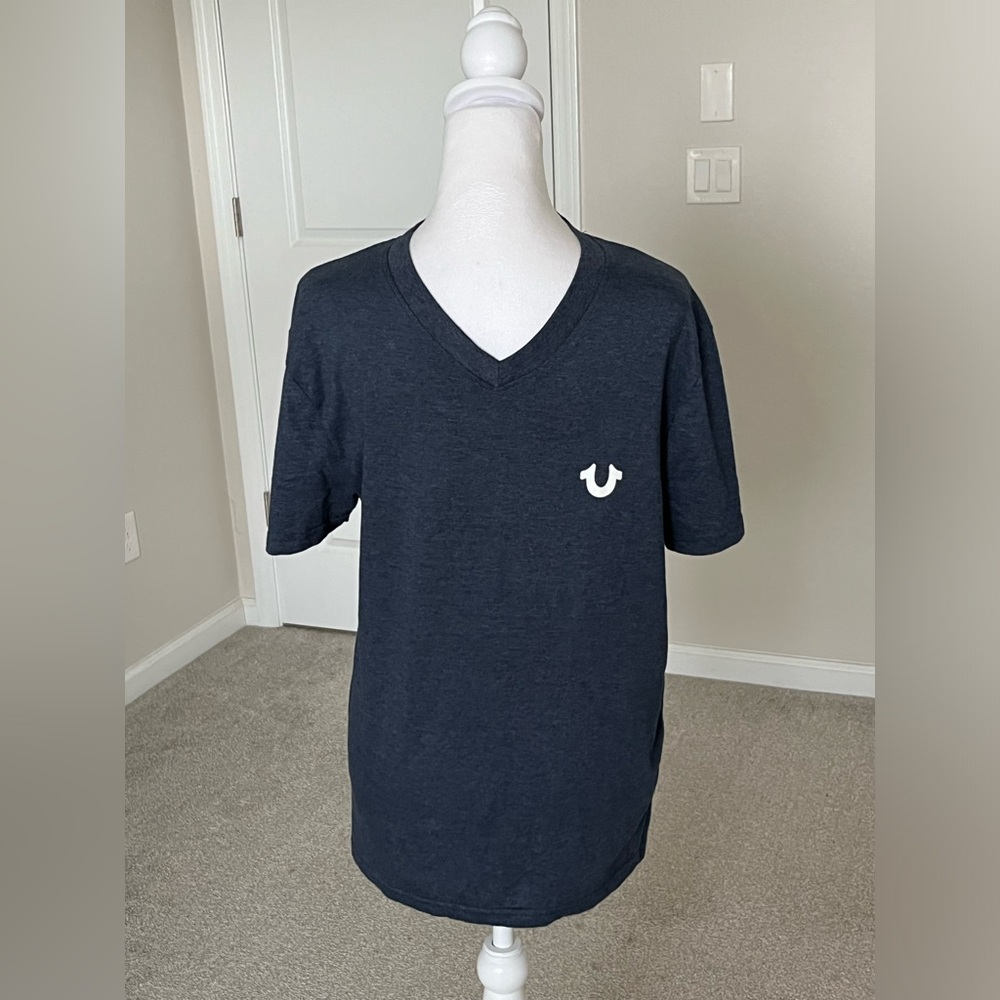 NWOT True Religion Navy V Neck T-shirt Size Medium
